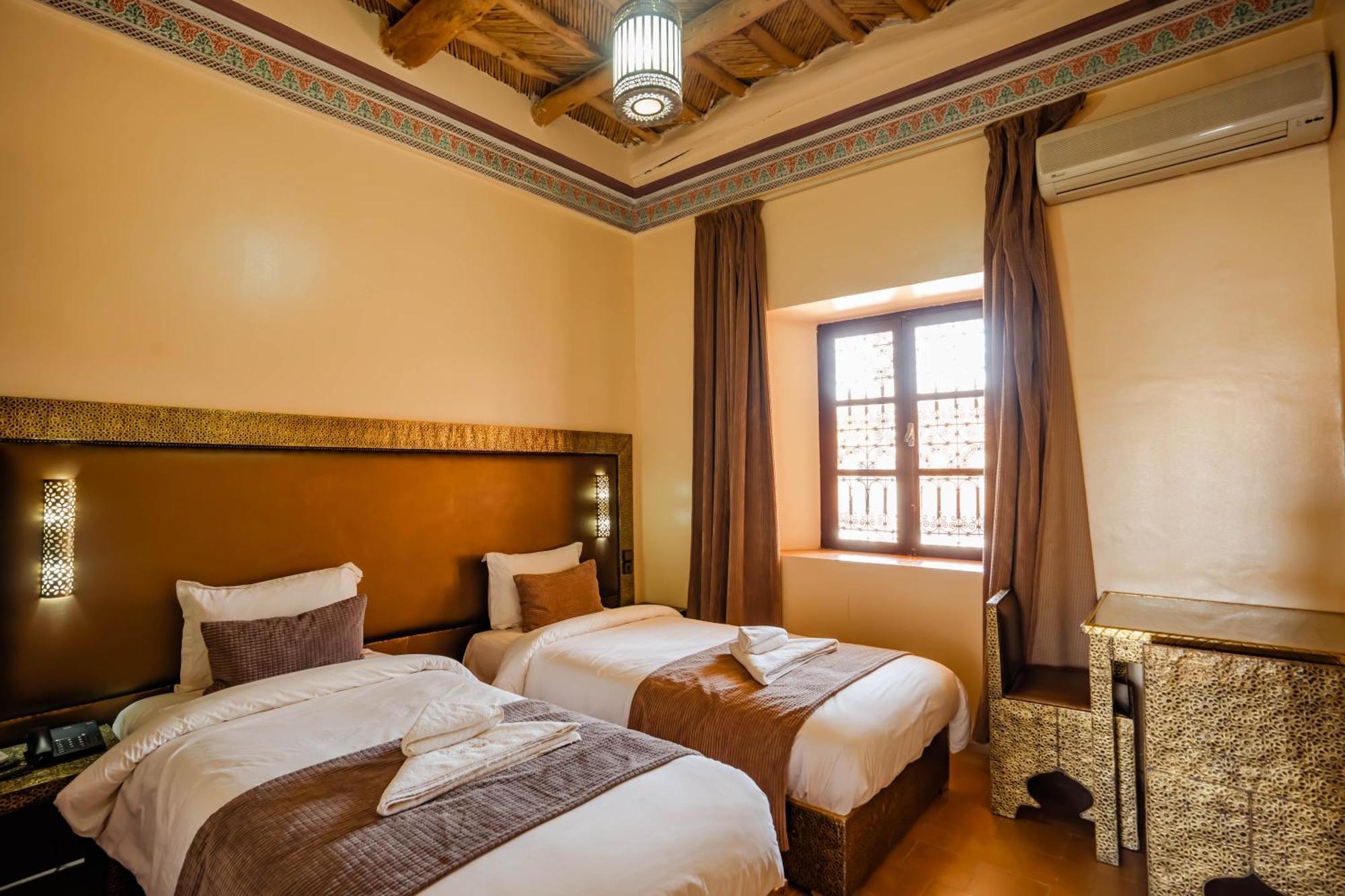 Kasbah Tizzarouine Bed & Breakfast Boumalne Dades Exterior photo
